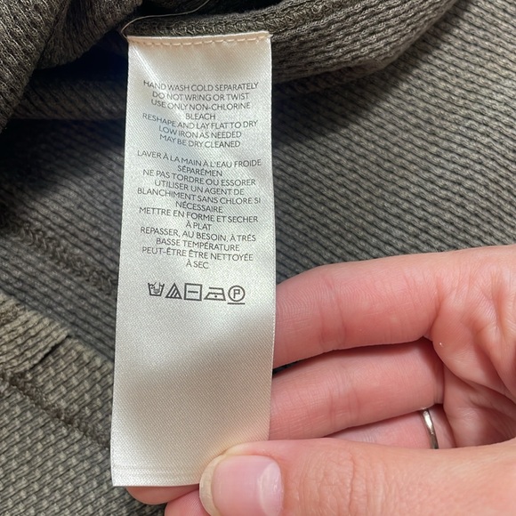 FREE PEOPLE WE THE FREE “Adventurer” thermal top in color “moss” - Picture 6 of 8